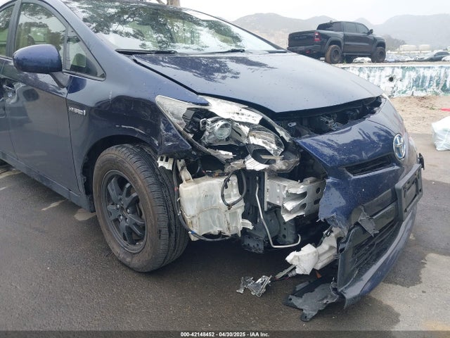 JTDKN3DU7E0389185 Toyota Prius Two
