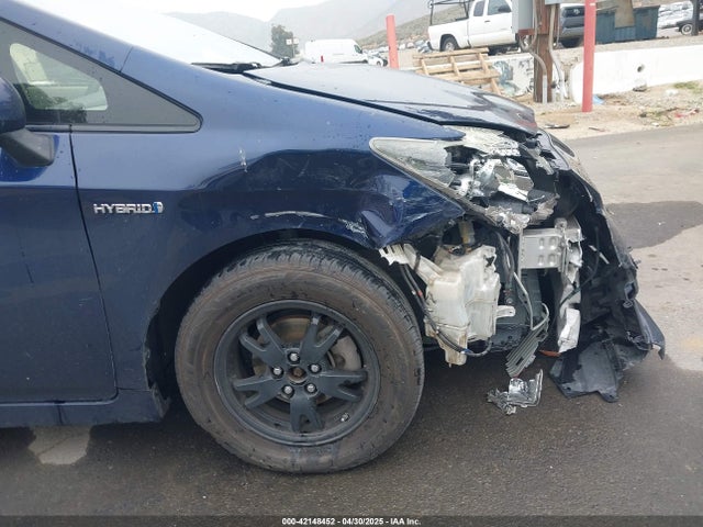 JTDKN3DU7E0389185 Toyota Prius Two