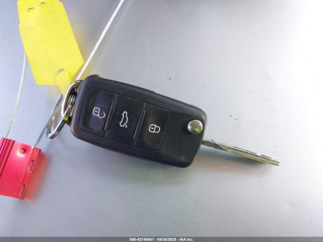 3VWF17AT6GM625810 Volkswagen Beetle 1.8t Fleet Edition