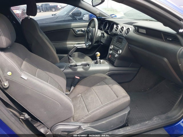 1FA6P8AM6G5302868 Ford Mustang V6