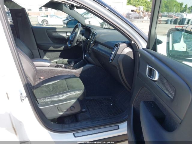 2019 VOLVO XC40 YV4AC2HM8K2084040 Photo 4