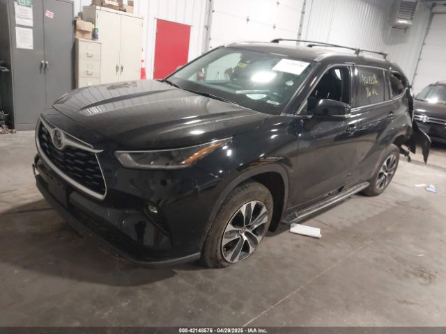 5TDGZRBH3MS548427 Toyota Highlander Xle