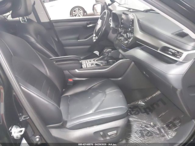 5TDGZRBH3MS548427 Toyota Highlander Xle