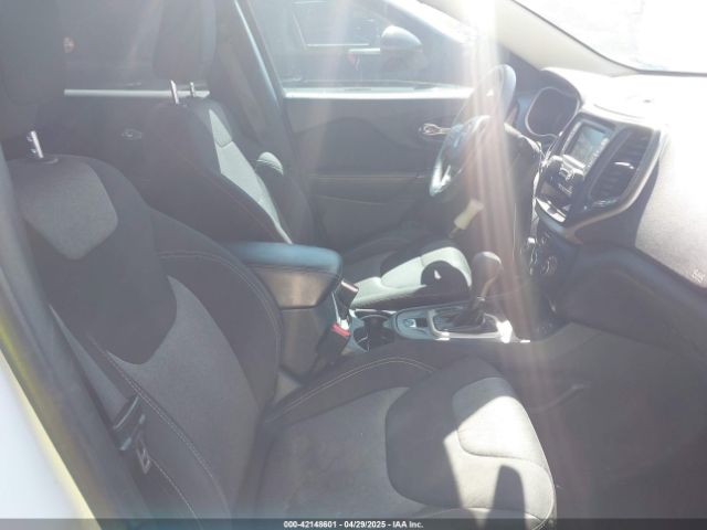 1C4PJLAB2GW212337 Jeep Cherokee Sport