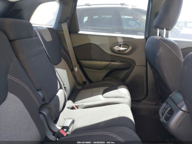 1C4PJLAB2GW212337 Jeep Cherokee Sport