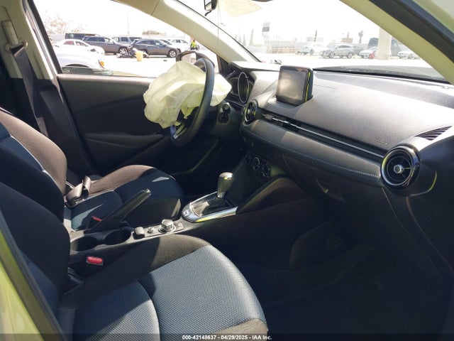 3MYDLBJV7LY703122 Toyota YARIS LE