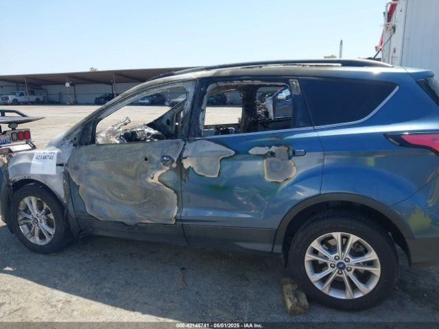 1FMCU9HD5JUC78749 Ford ESCAPE SEL
