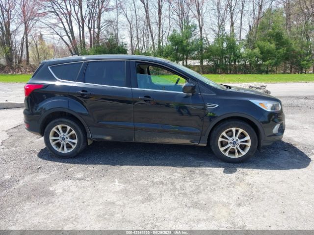 1FMCU9GD4KUA83745 Ford ESCAPE SE