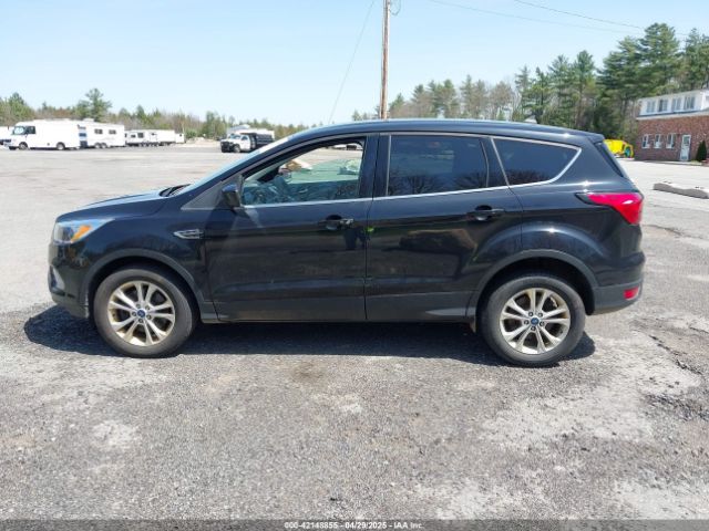 1FMCU9GD4KUA83745 Ford ESCAPE SE