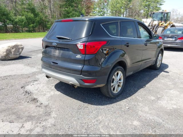 1FMCU9GD4KUA83745 Ford ESCAPE SE