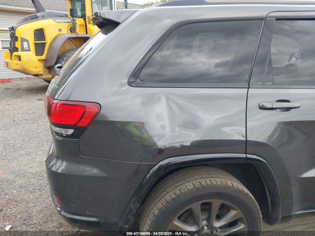 1C4RJFBG6GC399099 Jeep Grand Cherokee Limited 75th Anniversary