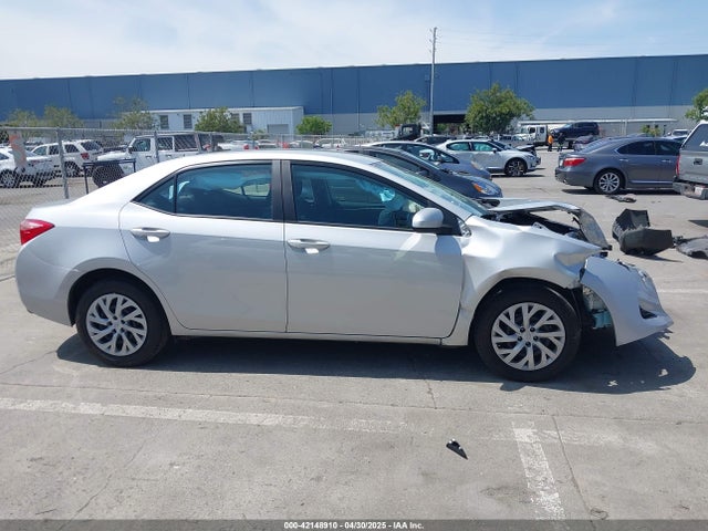 Toyota COROLLA LE 2018 2T1BURHE2JC085254 Image 13