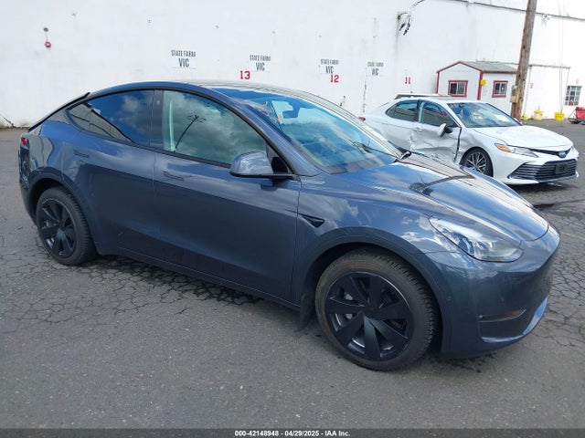 2022 TESLA MODEL Y 7SAYGDEE1NF440153 Photo 0