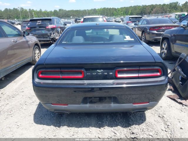 2C3CDZAG8GH254910 Dodge Challenger Sxt