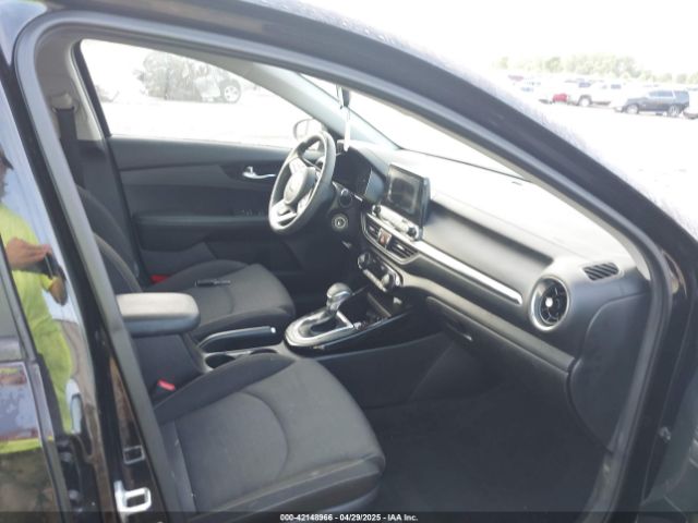3KPF34AD0KE110678 KIA FORTE S