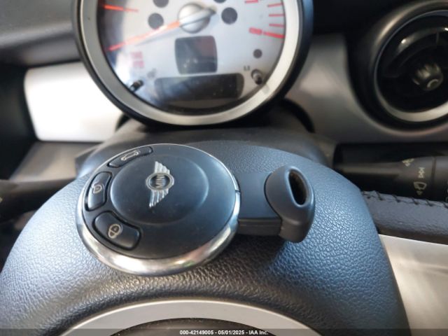 2009 MINI COOPER WMWMF33599TU73901 Photo 10