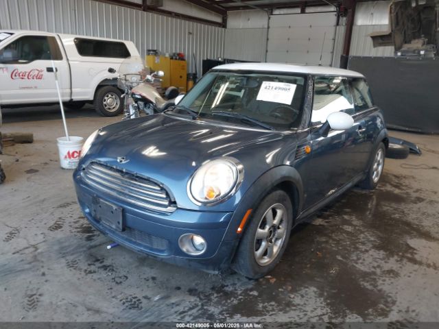 2009 MINI COOPER WMWMF33599TU73901 Photo 1