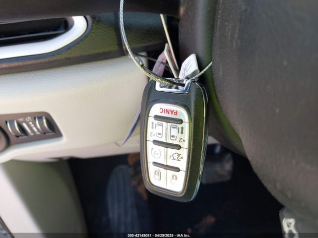 2022 CHRYSLER PACIFICA 2C4RC1BG1NR191813 Photo 10