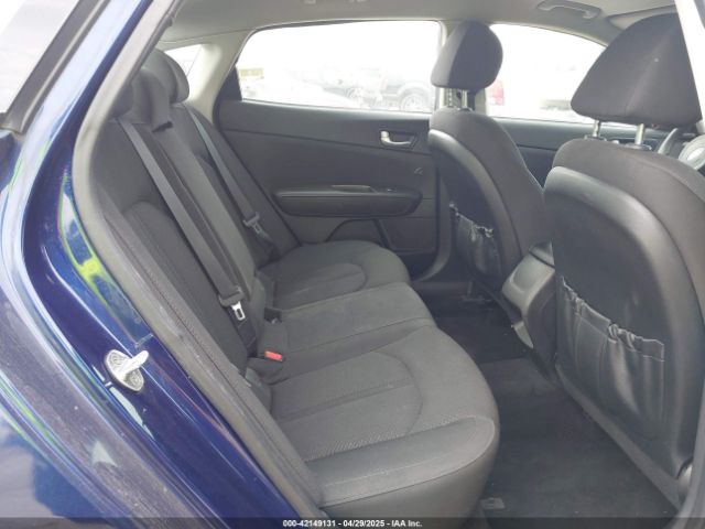 5XXGT4L38JG228847 KIA Optima Lx