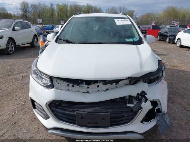 KL7CJLSBXJB597283 Chevrolet Trax Lt