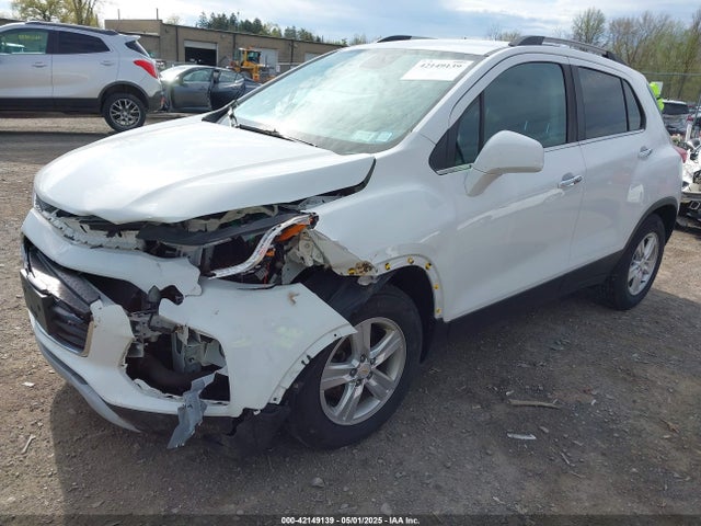 KL7CJLSBXJB597283 Chevrolet Trax Lt