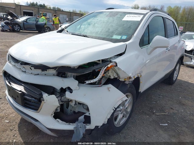 KL7CJLSBXJB597283 Chevrolet Trax Lt
