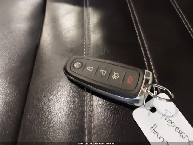 1FMCU9J97HUE48545 Ford 2017