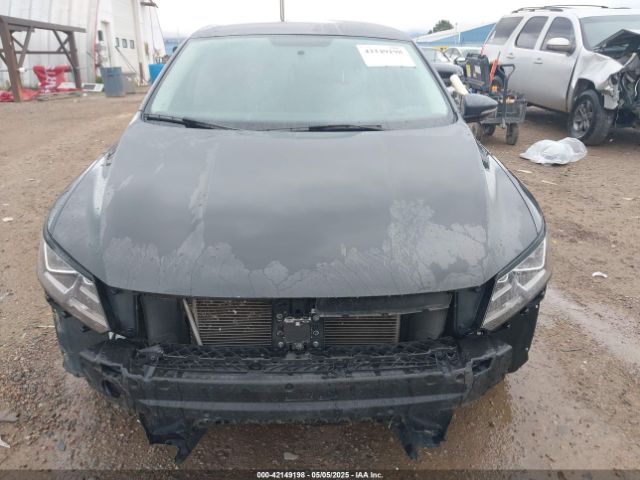 1VWDT7A36HC070264 Volkswagen Passat 1.8t R-line