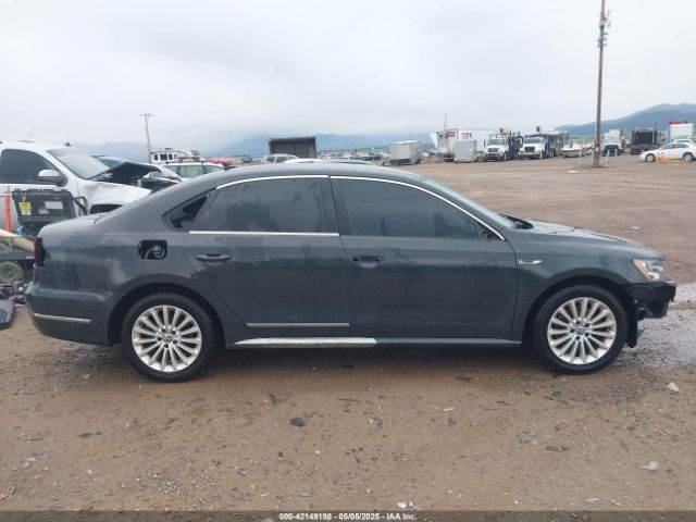 1VWDT7A36HC070264 Volkswagen Passat 1.8t R-line