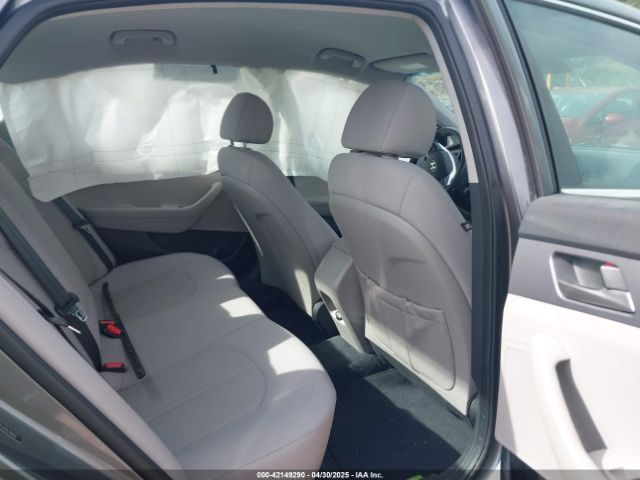 5NPE24AF0JH679699 Hyundai SONATA SE