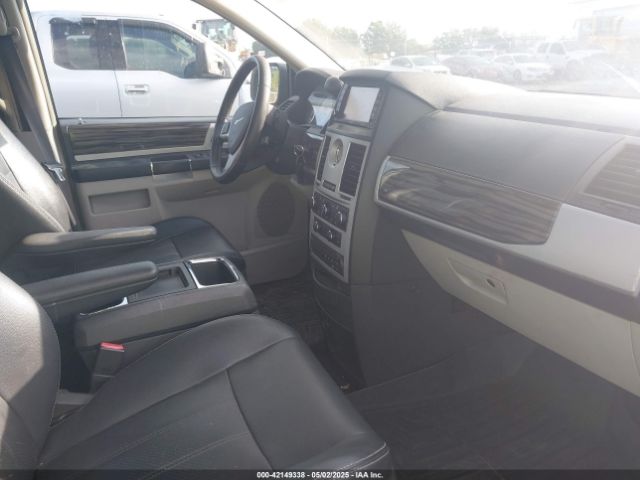 2010 CHRYSLER TOWN & COUNTRY 2A4RR5D11AR281580 Photo 4