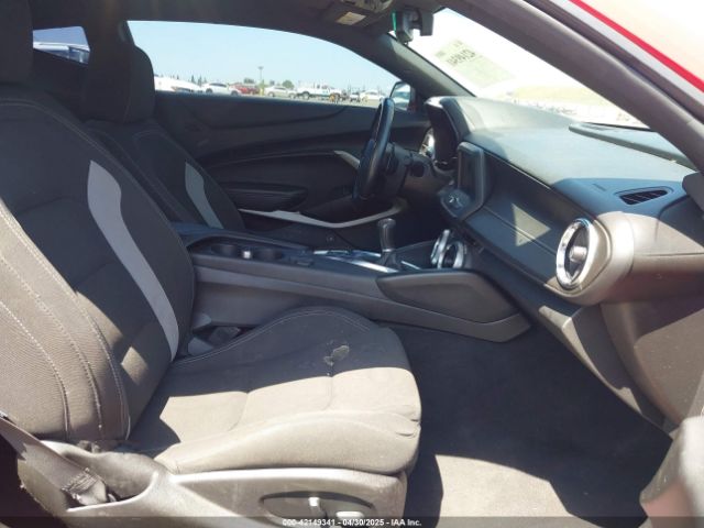 2021 CHEVROLET CAMARO 1G1FE1R73M0108547 Photo 4