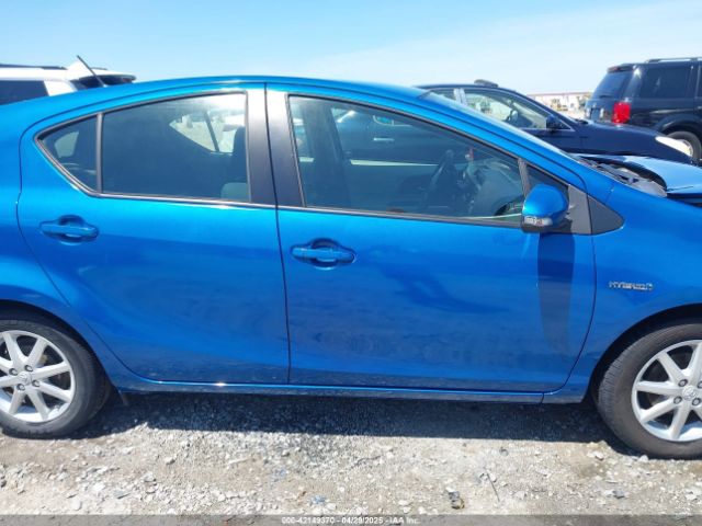 JTDKDTB37E1568222 Toyota Prius C Three