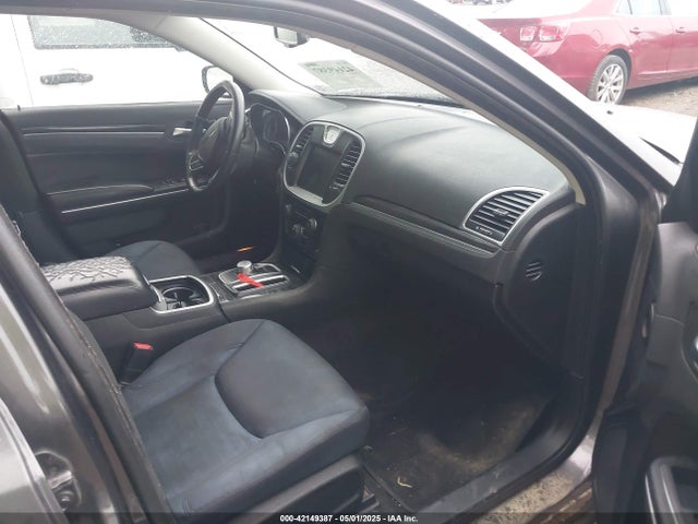 42149387 :رقم المزاد ، 2C3CCARG3JH324944 vin ، 2018 Chrysler 300 Touring Awd مزاد بيع