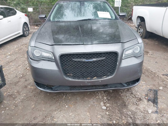 42149387 :رقم المزاد ، 2C3CCARG3JH324944 vin ، 2018 Chrysler 300 Touring Awd مزاد بيع