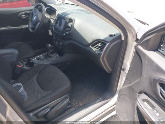 1C4PJLCB6LD582449 Jeep Cherokee Latitude Fwd