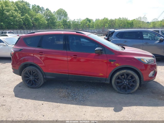 1FMCU9GD2JUB36957 Ford ESCAPE SE