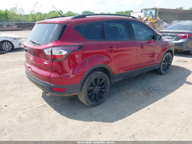 1FMCU9GD2JUB36957 Ford ESCAPE SE