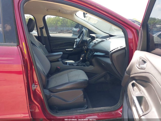 1FMCU9GD2JUB36957 Ford ESCAPE SE