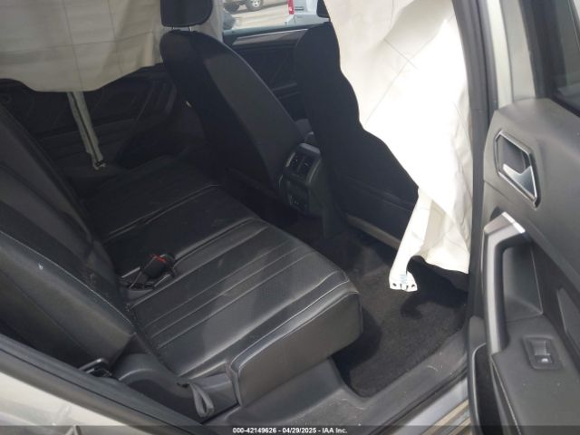 3VVCB7AX1NM065960 Volkswagen Tiguan 2.0t Se R-line Black