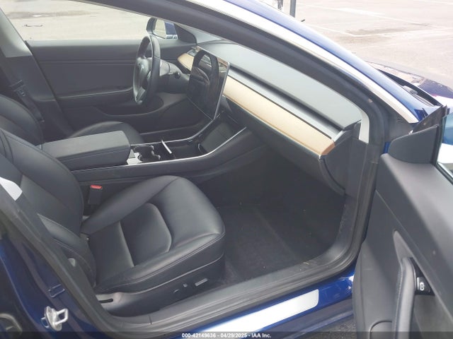 2018 TESLA MODEL 3 5YJ3E1EA6JF160859 Photo 4