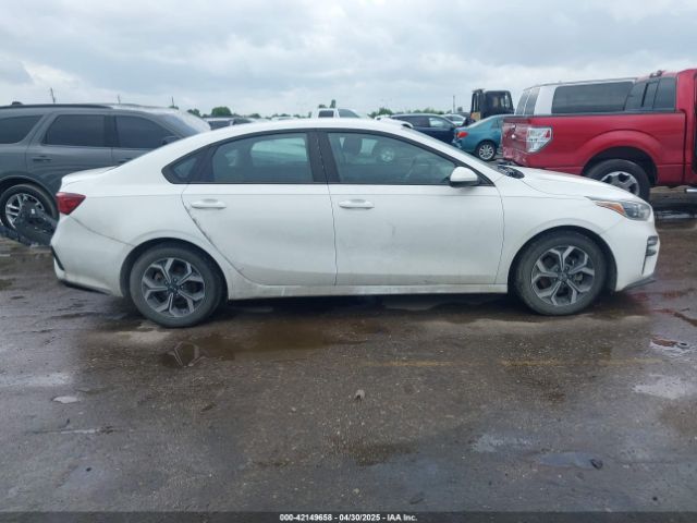 3KPF24AD9LE208838 KIA Forte Lxs