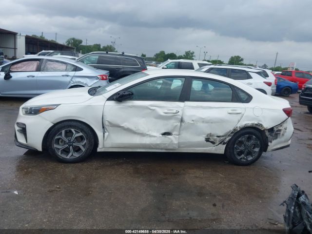 3KPF24AD9LE208838 KIA Forte Lxs