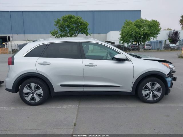 KNDCB3LC5K5351412 KIA NIRO LX