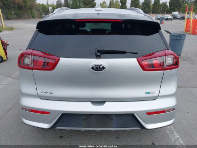 KNDCB3LC5K5351412 KIA NIRO LX