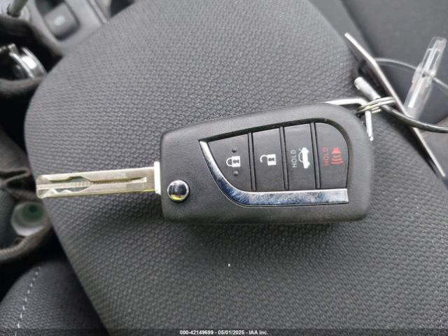 5YFB4MDE7SP277876 Toyota COROLLA LE