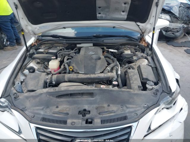2016 LEXUS IS 200T JTHBA1D21G5035407 Photo 9