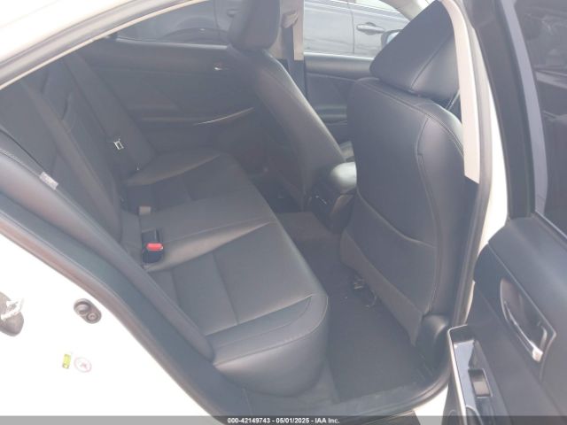 2016 LEXUS IS 200T JTHBA1D21G5035407 Photo 7