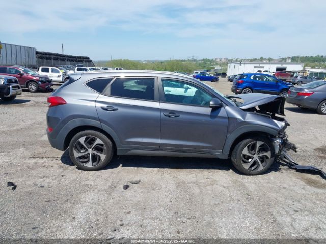 KM8J3CA28GU126098 Hyundai Tucson Sport