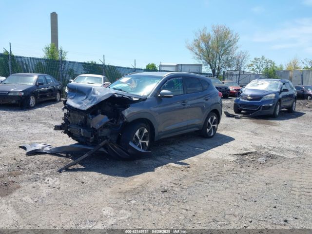 KM8J3CA28GU126098 Hyundai Tucson Sport